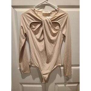 NWT ASTR The Label Bodysuit Beige Top Women's Size M NWT Twist Front Cutout